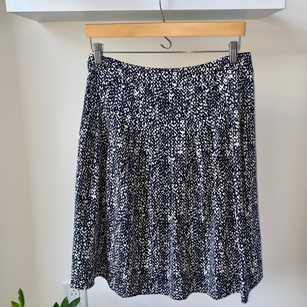 Talbots Black & White Pleated Midi  Skirt Size 8P